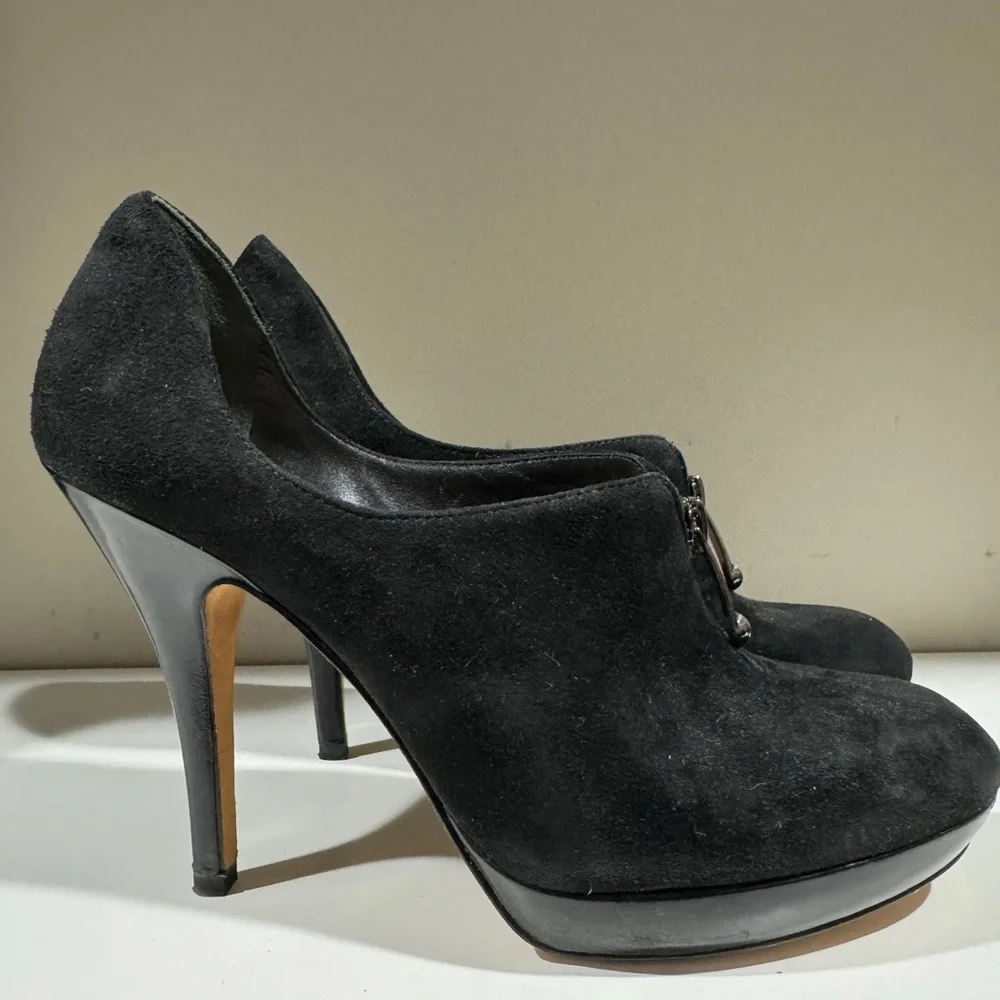 Via Spiga step into